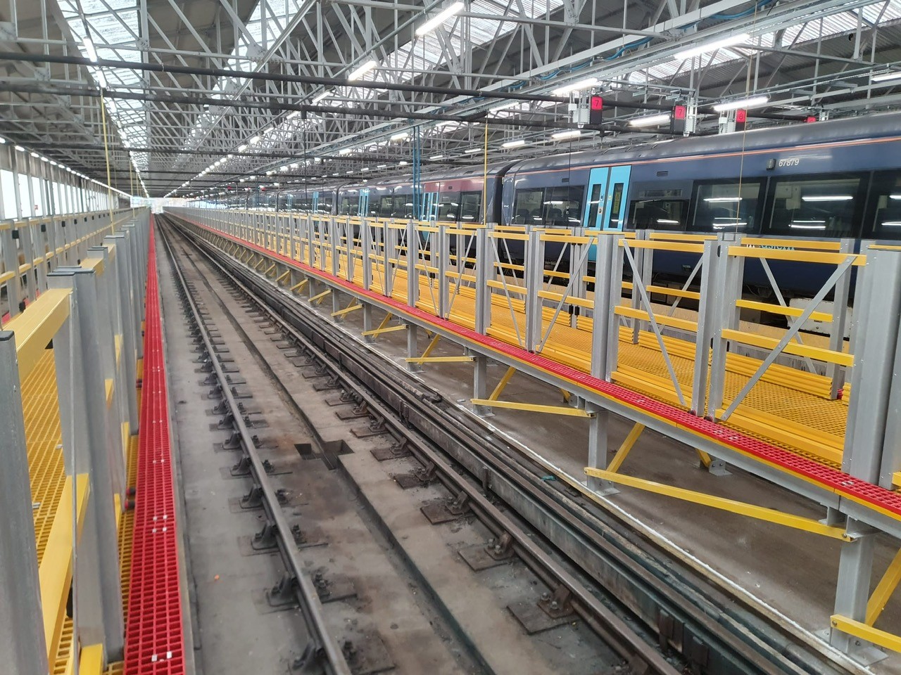 Self closing gates – Rail Maintenance Platform