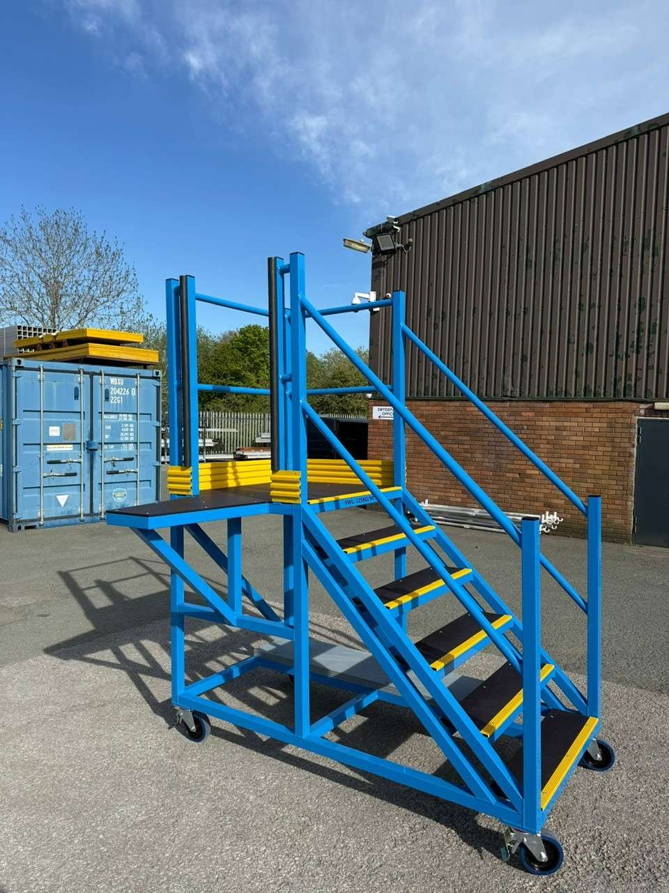 Train maintenance platform used to access power jumper cables